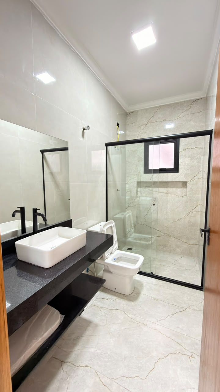 Casa 03 dormitórios