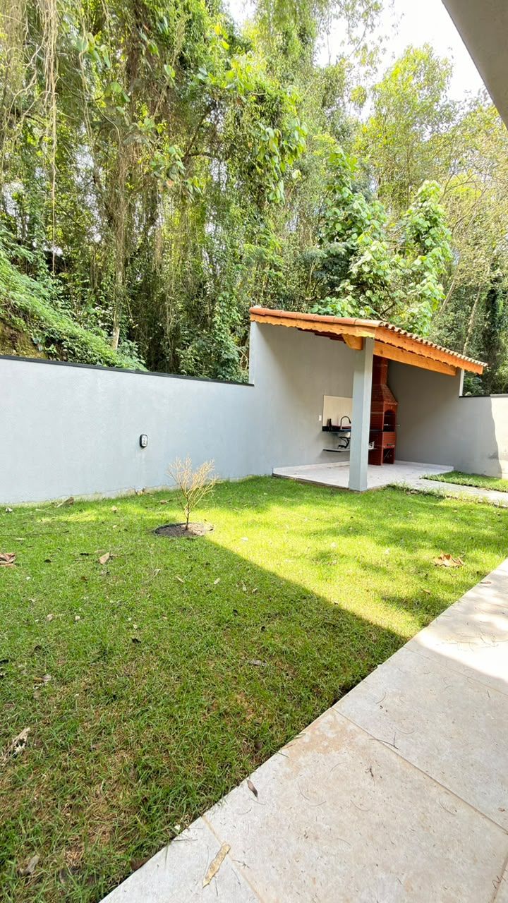 Casa 03 dormitórios
