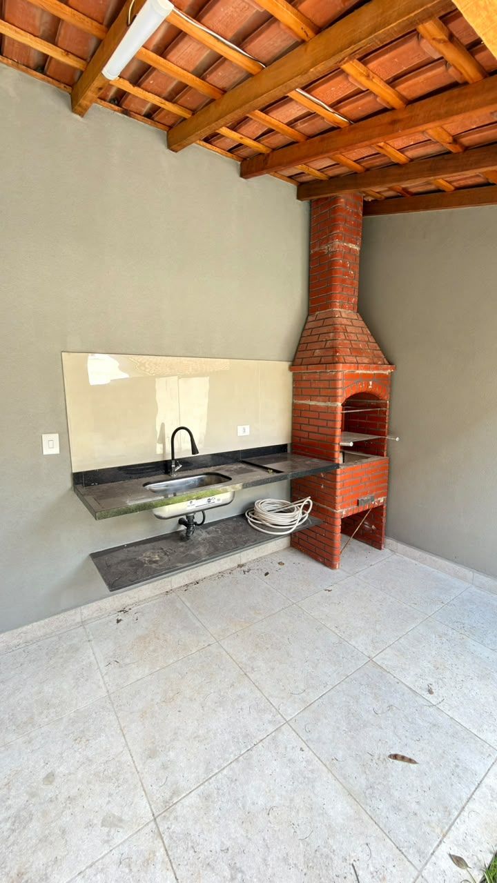 Casa 03 dormitórios