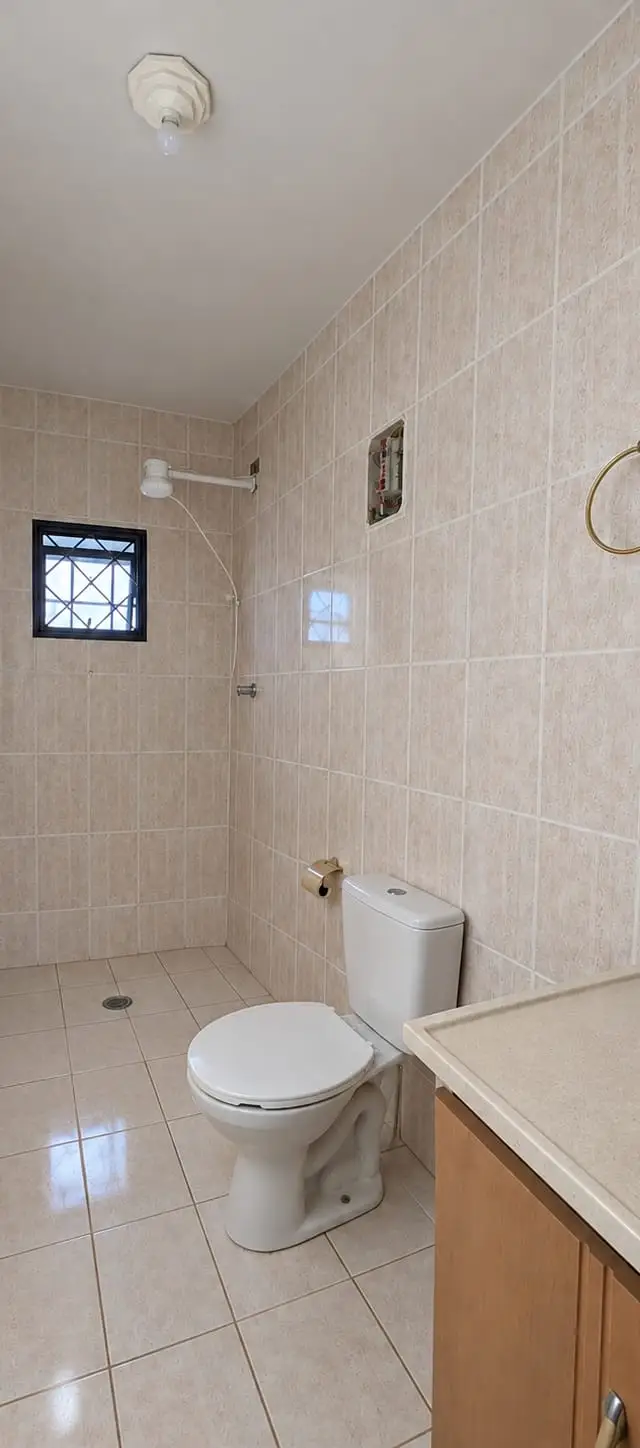 Casa térrea 02 dormitórios