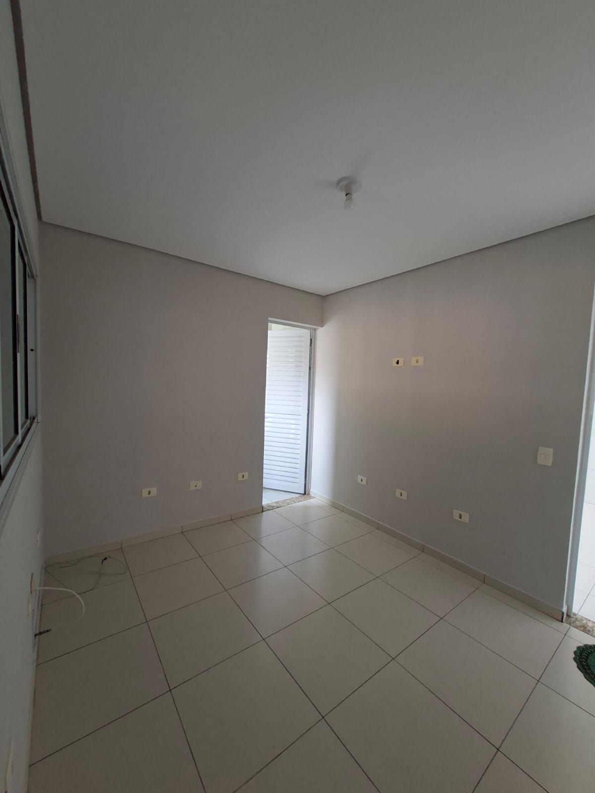 Casa para locação 02 dormitórios sendo 01 suíte