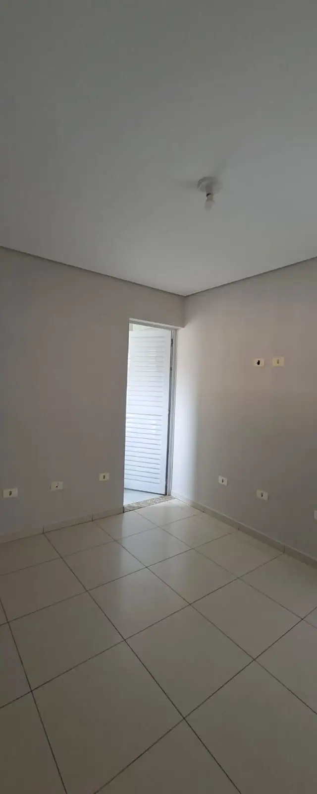 Casa para locação 02 dormitórios sendo 01 suíte