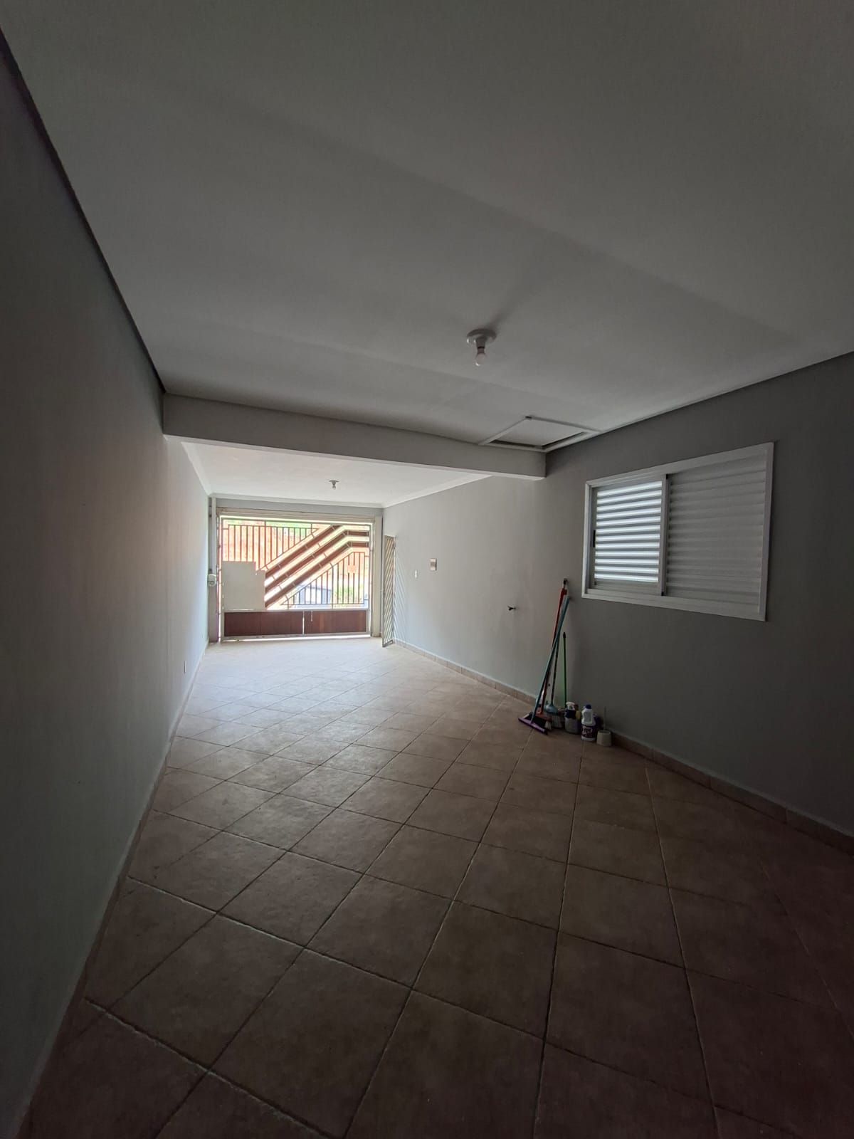 Casa para locação 02 dormitórios sendo 01 suíte