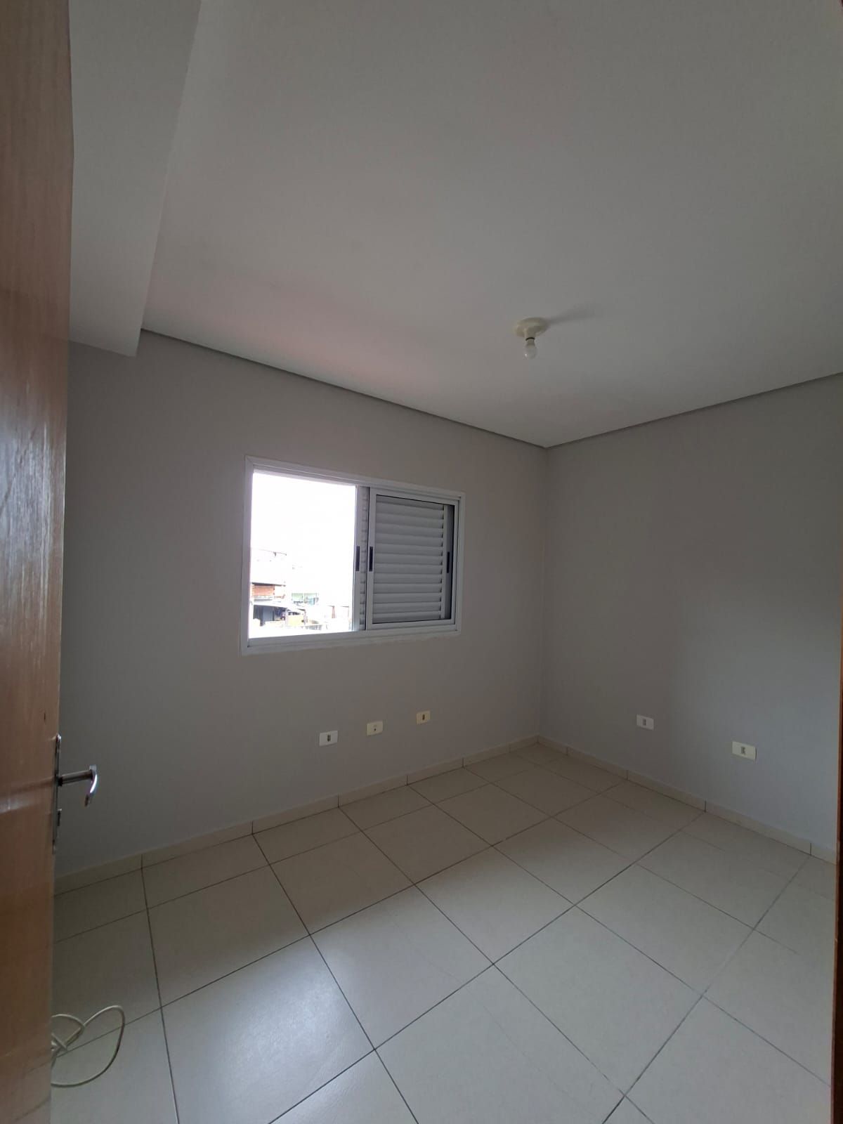 Casa para locação 02 dormitórios sendo 01 suíte