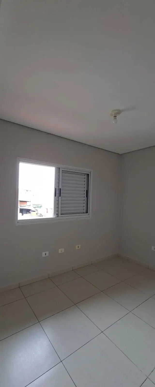 Casa para locação 02 dormitórios sendo 01 suíte