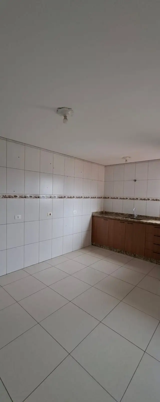 Casa para locação 02 dormitórios sendo 01 suíte