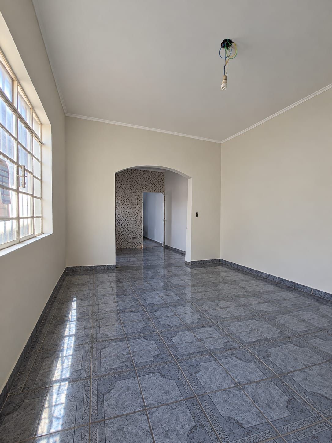Casa térrea 02 dormitórios