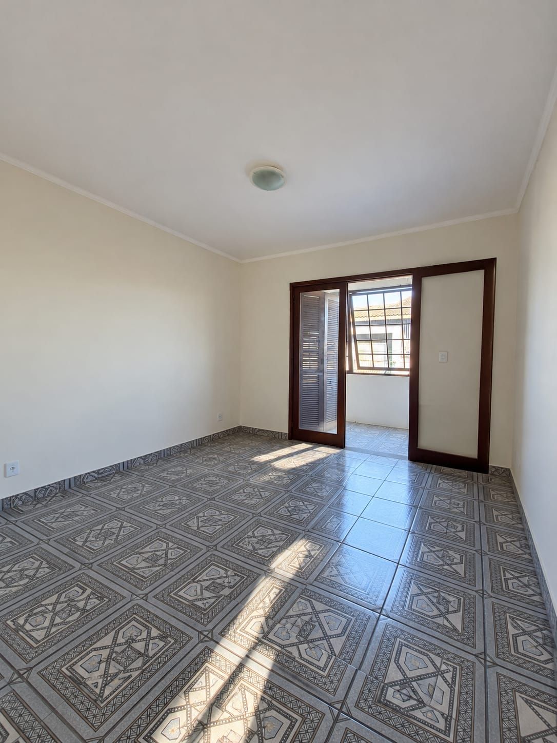Casa térrea 02 dormitórios