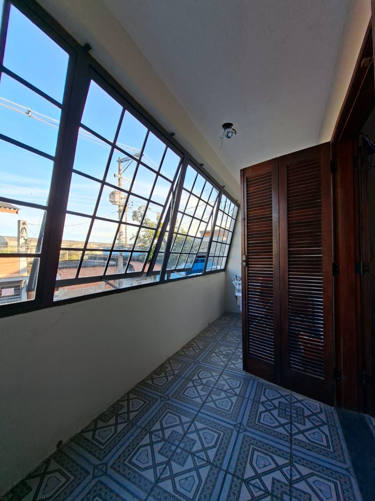 Casa térrea 02 dormitórios