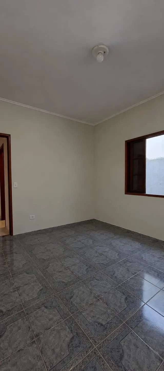 Casa térrea 02 dormitórios