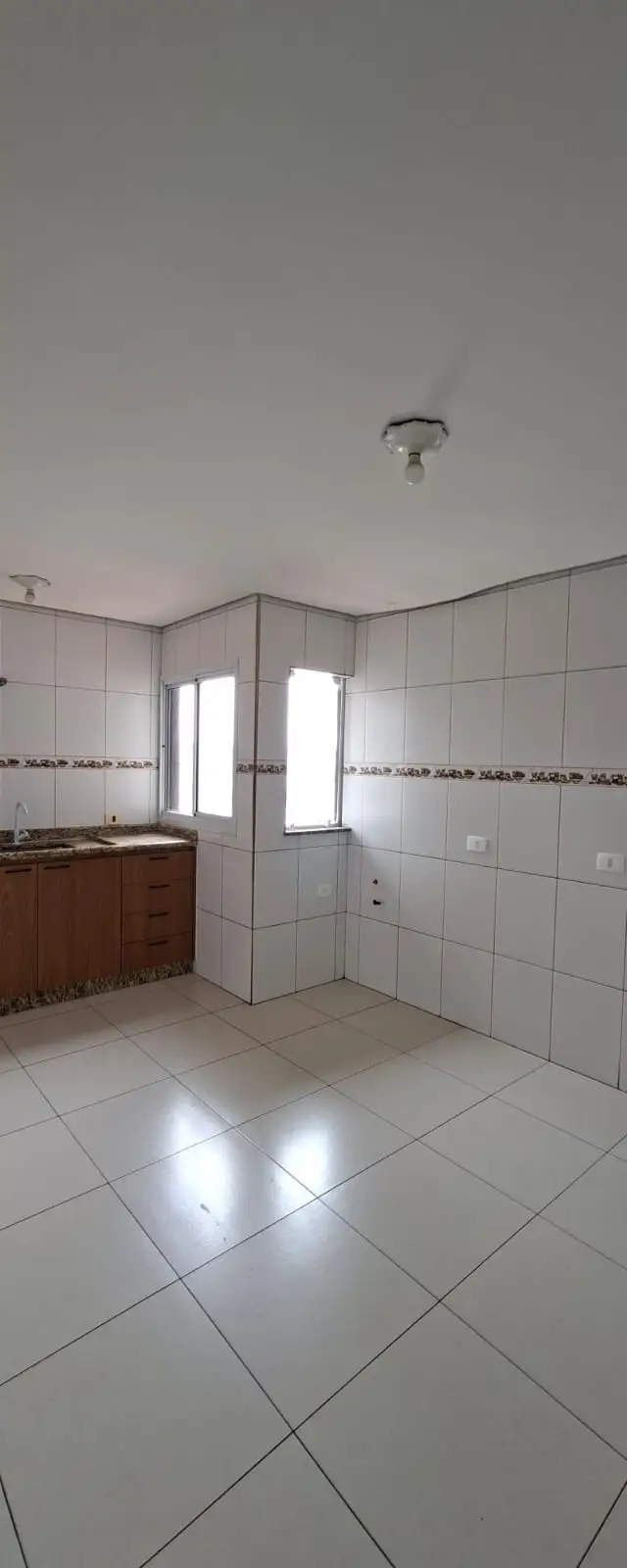 Casa para locação 02 dormitórios sendo 01 suíte