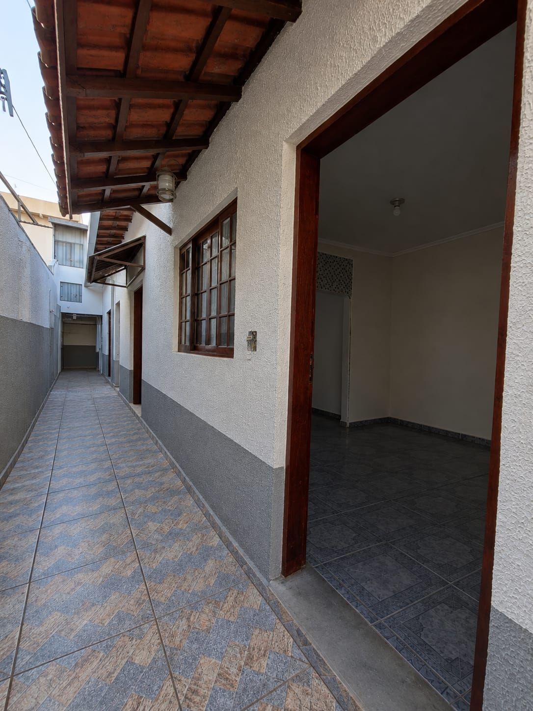 Casa térrea 02 dormitórios
