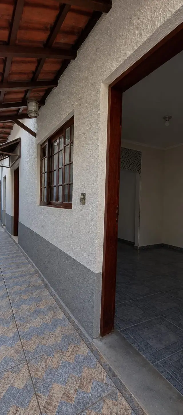 Casa térrea 02 dormitórios