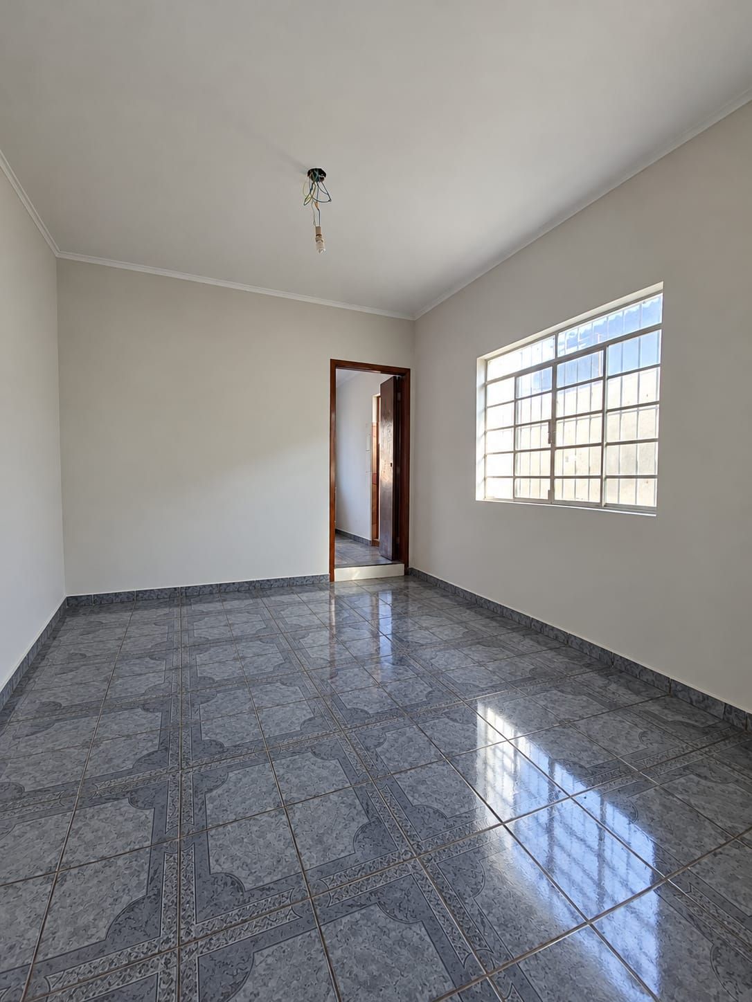 Casa térrea 02 dormitórios