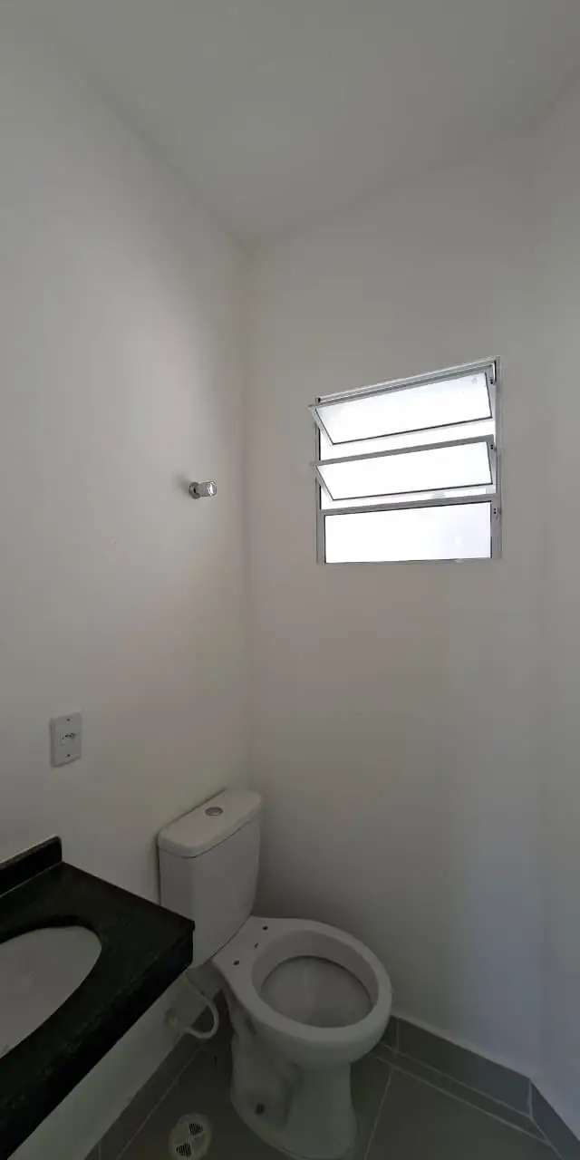 Sobrados geminados à venda em Cotia
