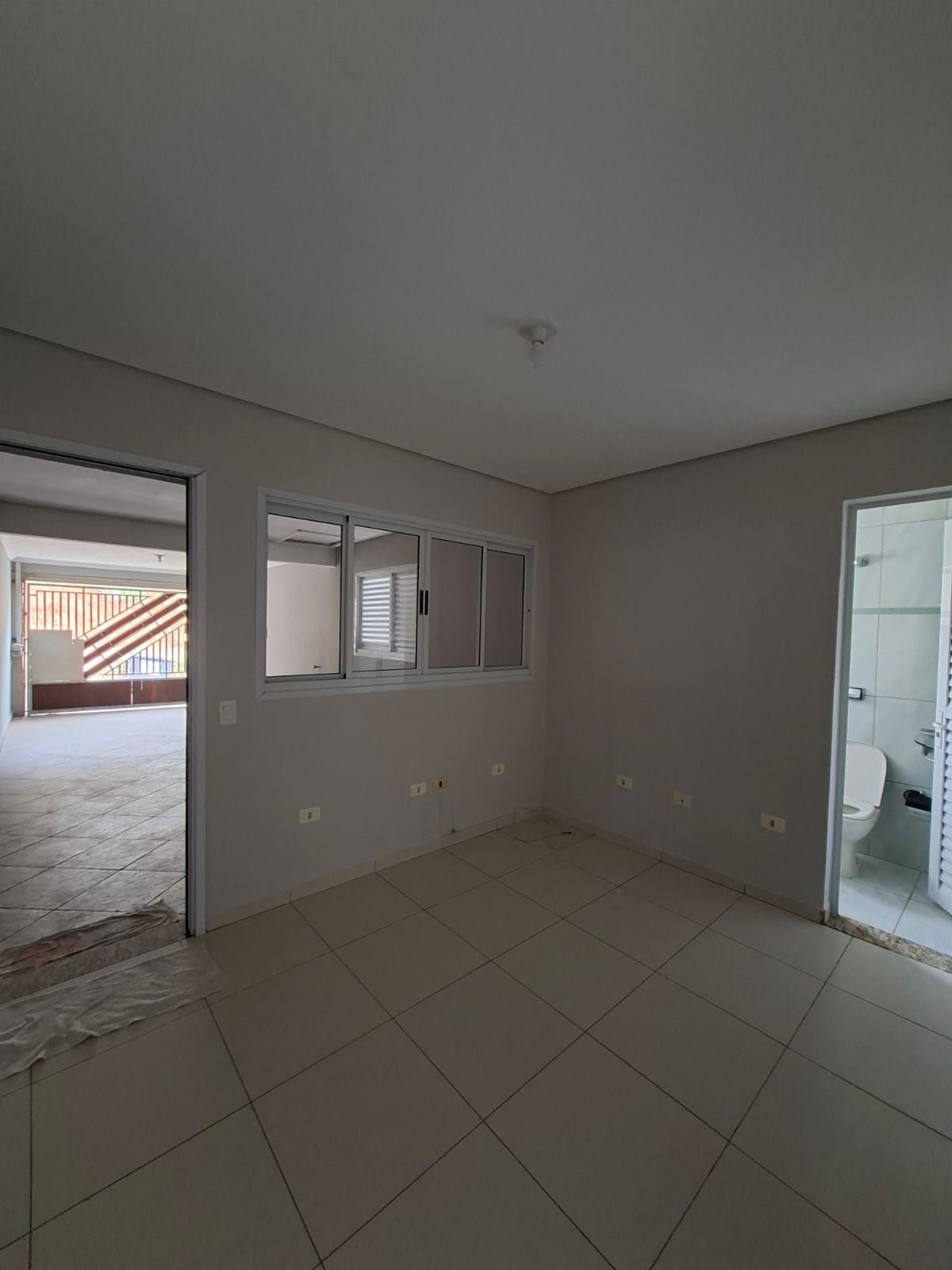 Casa para locação 02 dormitórios sendo 01 suíte