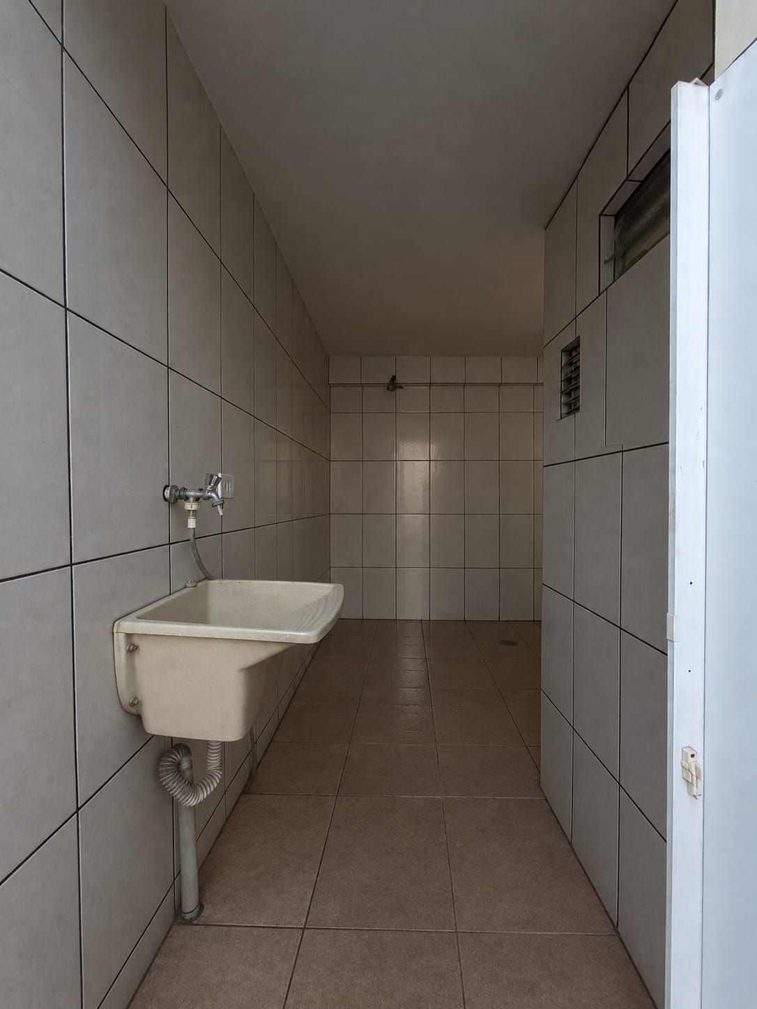 Casa térrea 02 dormitórios